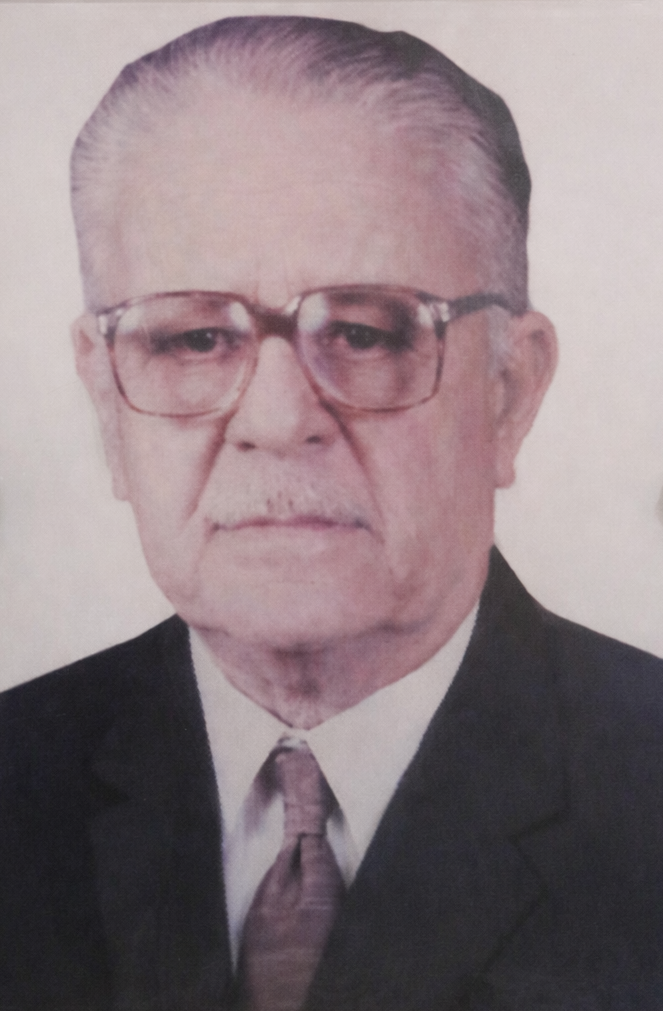 Dr. Manuel Vincitore